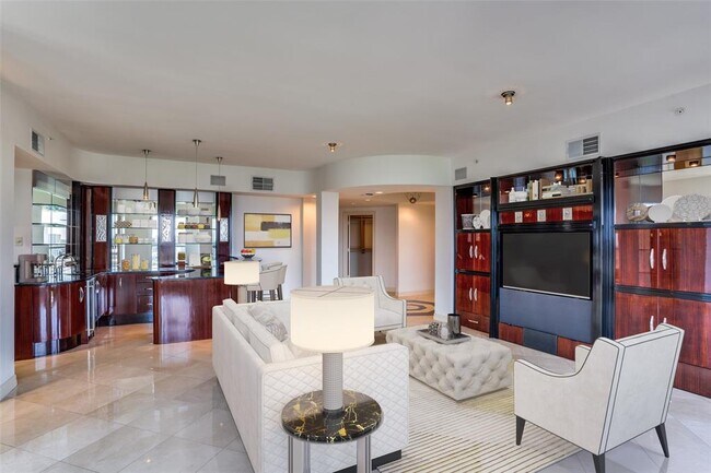 Foto del edificio - 3401 Lee Pkwy
