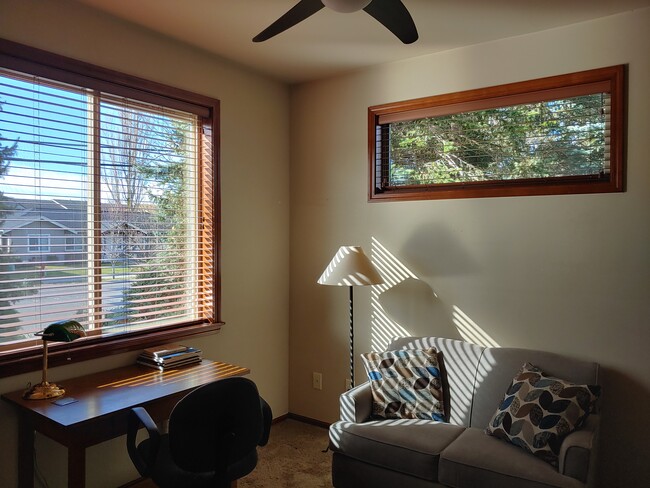 Second bedroom (currently set up as a study) - 660 Telegraph Rd