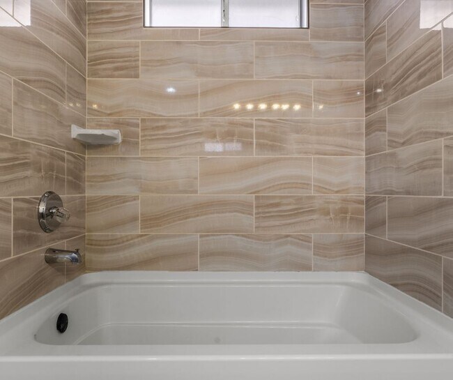 Foto del edificio - 1727 Ramada Dr