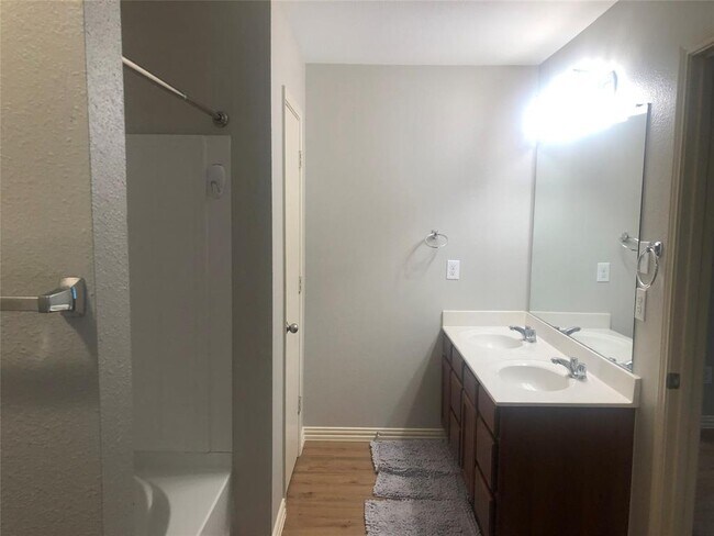 Building Photo - 1404 Ocotillo Ln
