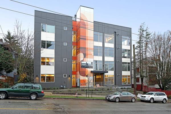 Foto principal - East John