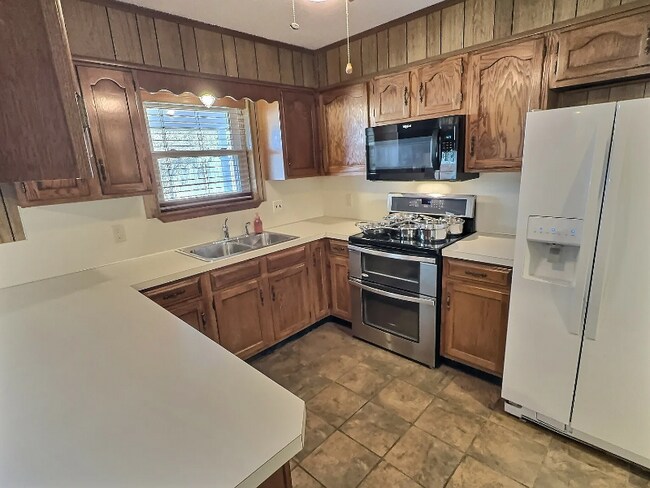 Foto del edificio - 1312 Sherry Ln