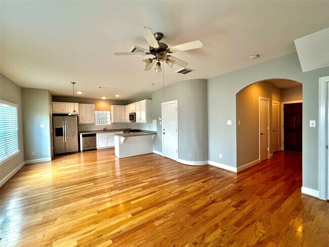 Foto del edificio - 3731 Main Poplar Dr
