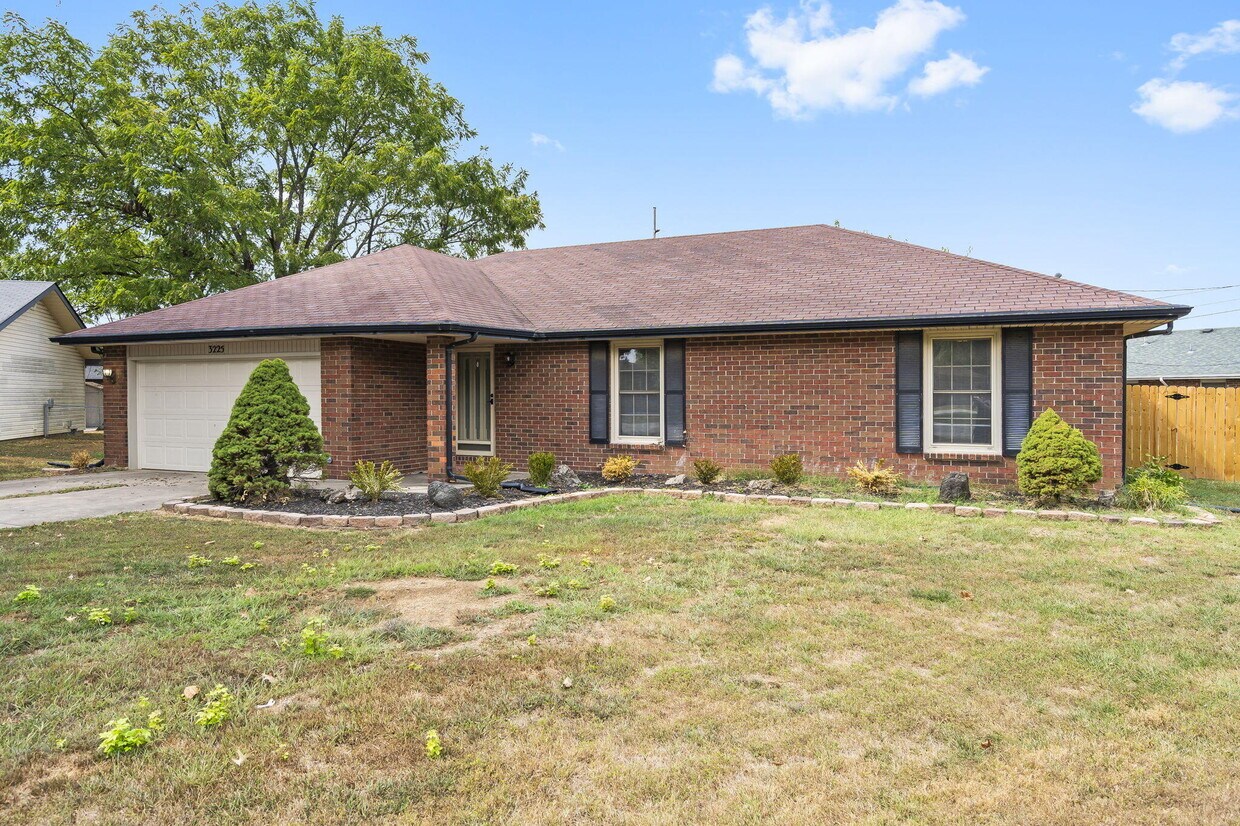 Primary Photo - 3225 S Kimbrough Ct