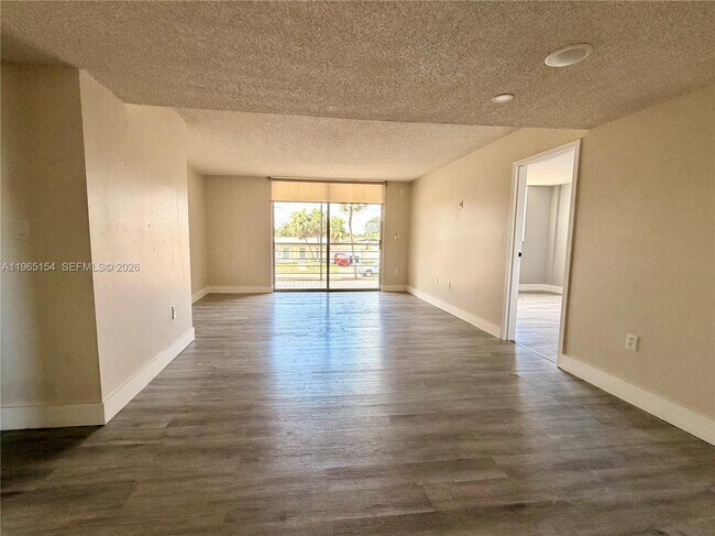 Foto del edificio - 14180 SW 84th St