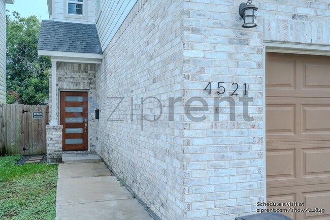 Foto del edificio - 4521 Clover St