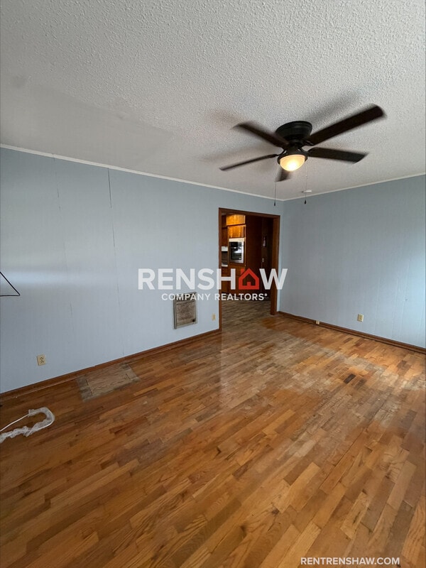 Foto del edificio - 179 W Main St