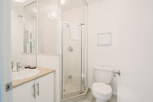 Photo du bâtiment - 55 Bremner Blvd