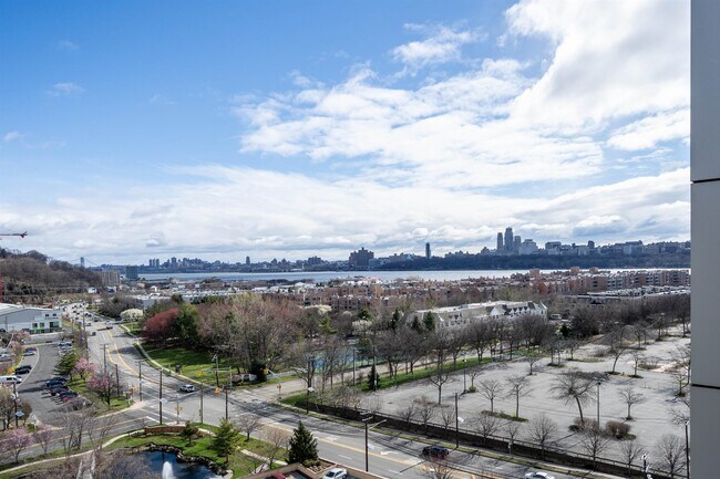 Foto del edificio - 1215 Hudson Park