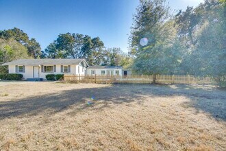 Building Photo - 4725 Clara St