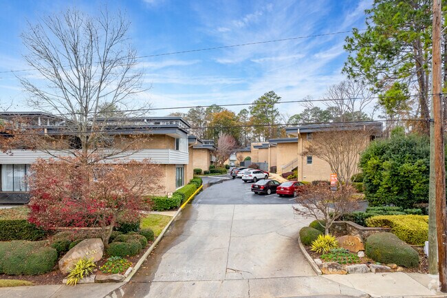 Entrada - 4300 Chastain Walk NE