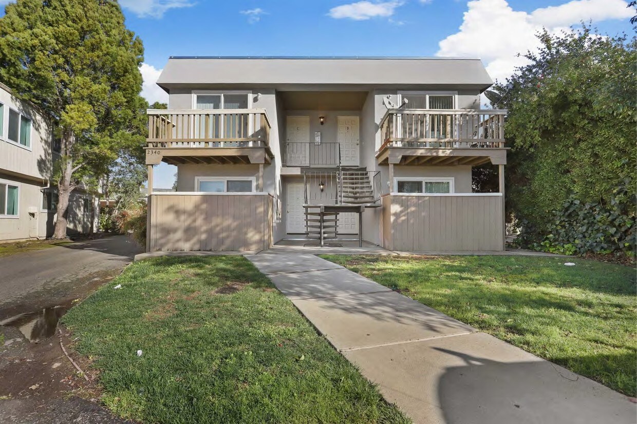 Primary Photo - 2340 Villanova Cir