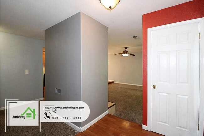 Building Photo - 3030 Dove St