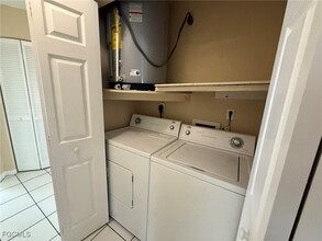 Building Photo - 2117 SW Santa Barbara Pl