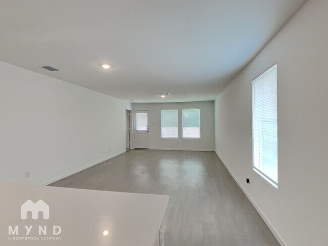 Foto del edificio - 242 Willow Wy