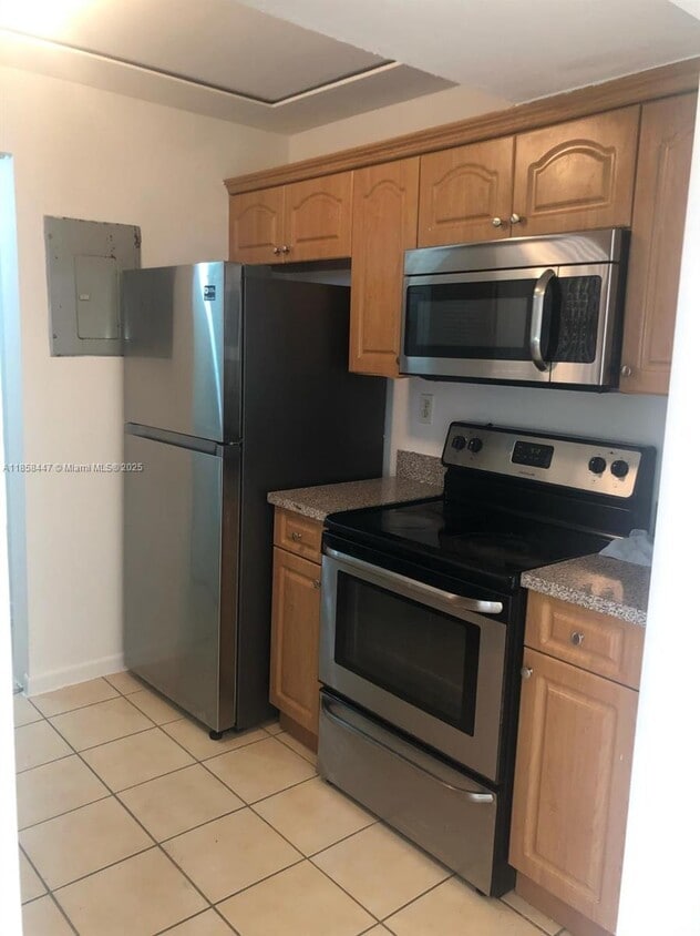 Foto principal - 560 NW 114th Ave