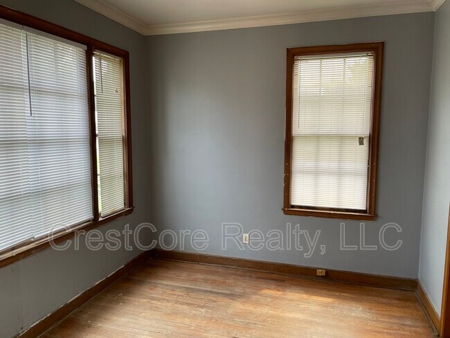 Foto del edificio - 1717 Brown Ave