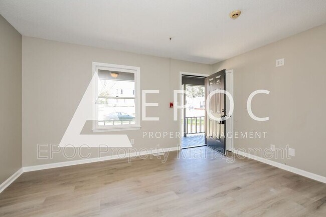 Foto del edificio - 3709 Country Ridge Rd