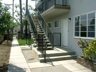 Foto del edificio - 5614-5616 Auckland Ave