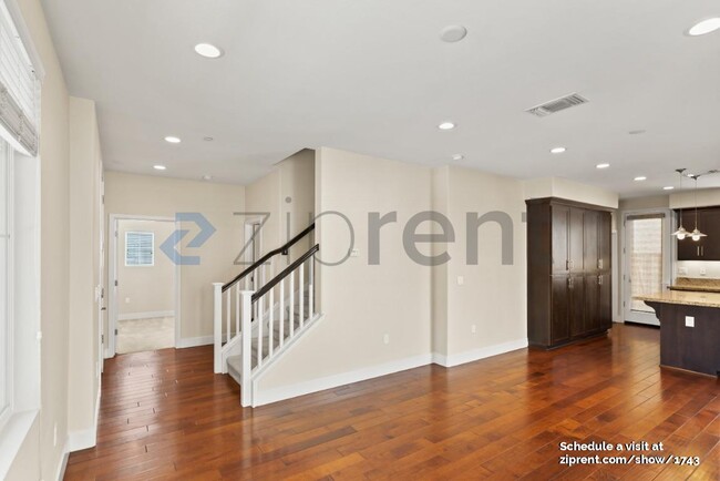 Building Photo - 8533 Preserve Ave
