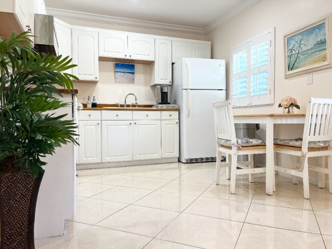 Foto del edificio - 5285 Travelers Way