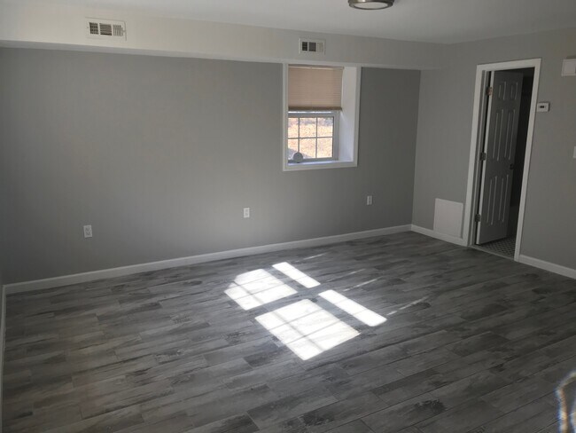 Foto del edificio - 3122 Waterbury Ave
