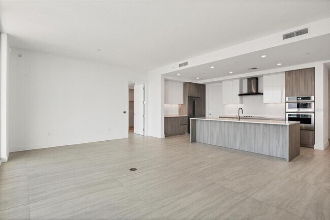 Building Photo - 301 Quay Commons Dr