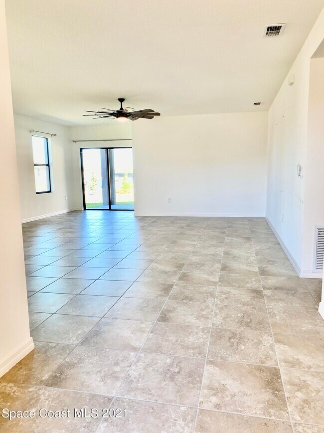 Foto del edificio - 3654 Peony Ct SE