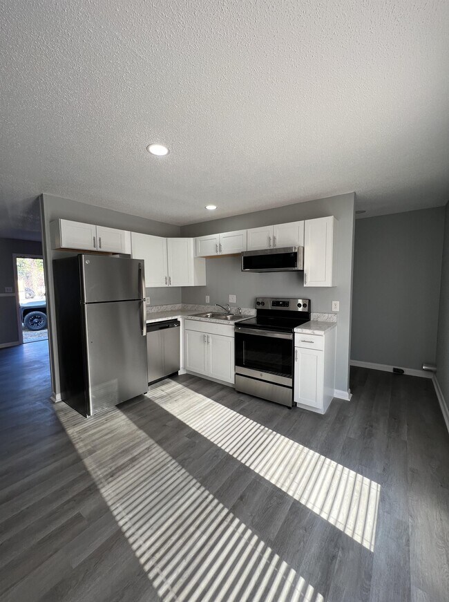 Building Photo - 868 Durwood Dr