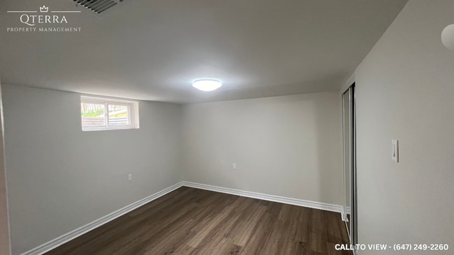 Building Photo - 433 Crerar Av