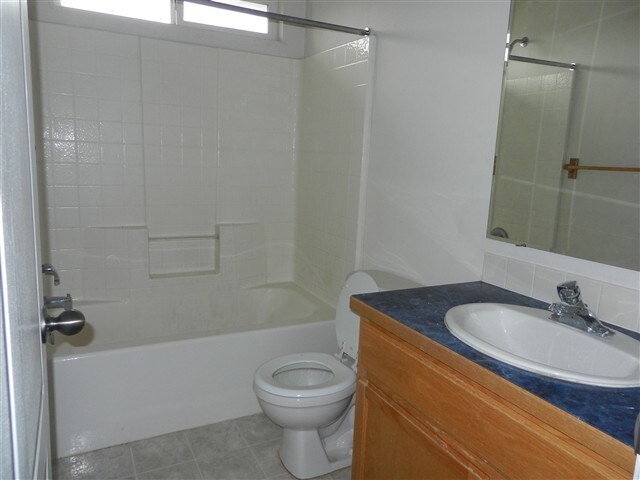 Foto del edificio - 734 W Clark Ave