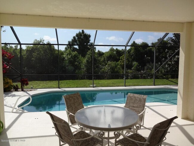 Building Photo - 3763 Stream Dr