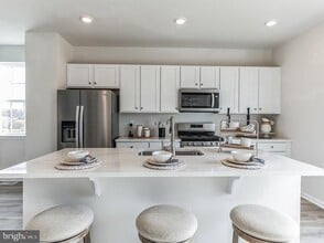 Building Photo - 216 Macoun Way
