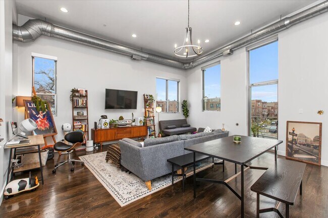 Foto del edificio - 2411 W Walton St