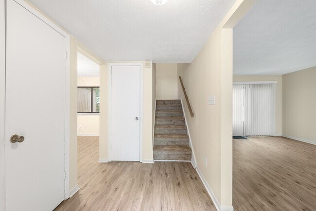 Foto del edificio - 970 Pine Hollow Rd
