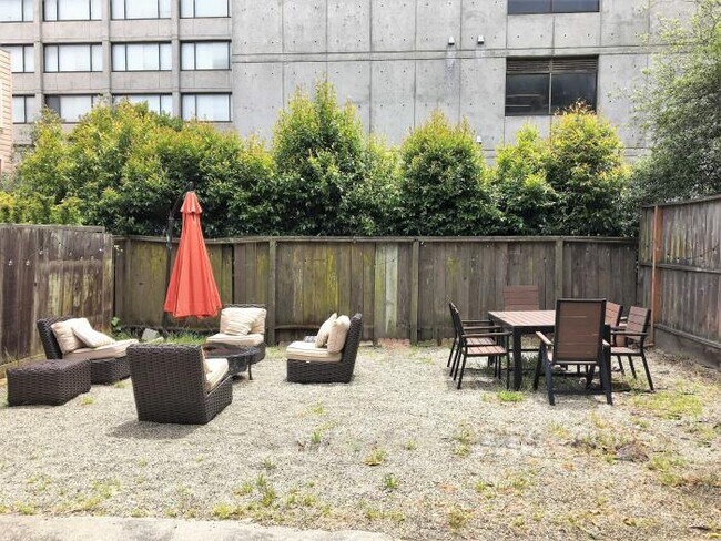 Building Photo - 5 bedroom in San Francisco CA 94115