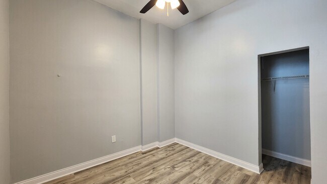 Foto del edificio - 222 W 31st St