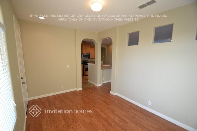Foto del edificio - 7966 Roseview Way