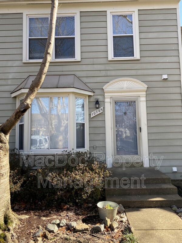 Building Photo - 10705 Brice Ct