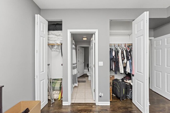 Foto del edificio - 2 bedroom in Chicago IL 60660