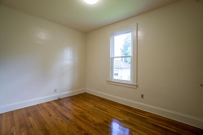 Foto del edificio - 149 Fellows Ave