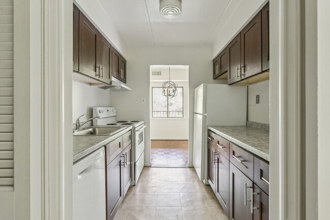 Building Photo - Woodbrook House Apartments