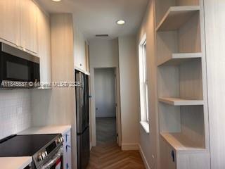 Building Photo - 2421 Lake Pancoast Dr