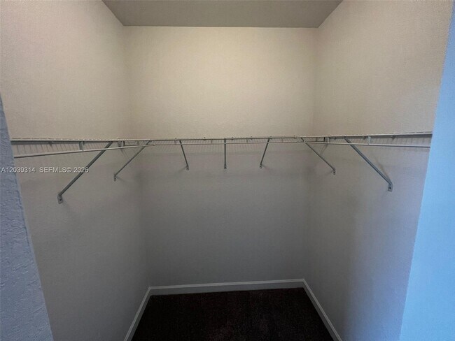 Building Photo - 1180 SE 26 TERR