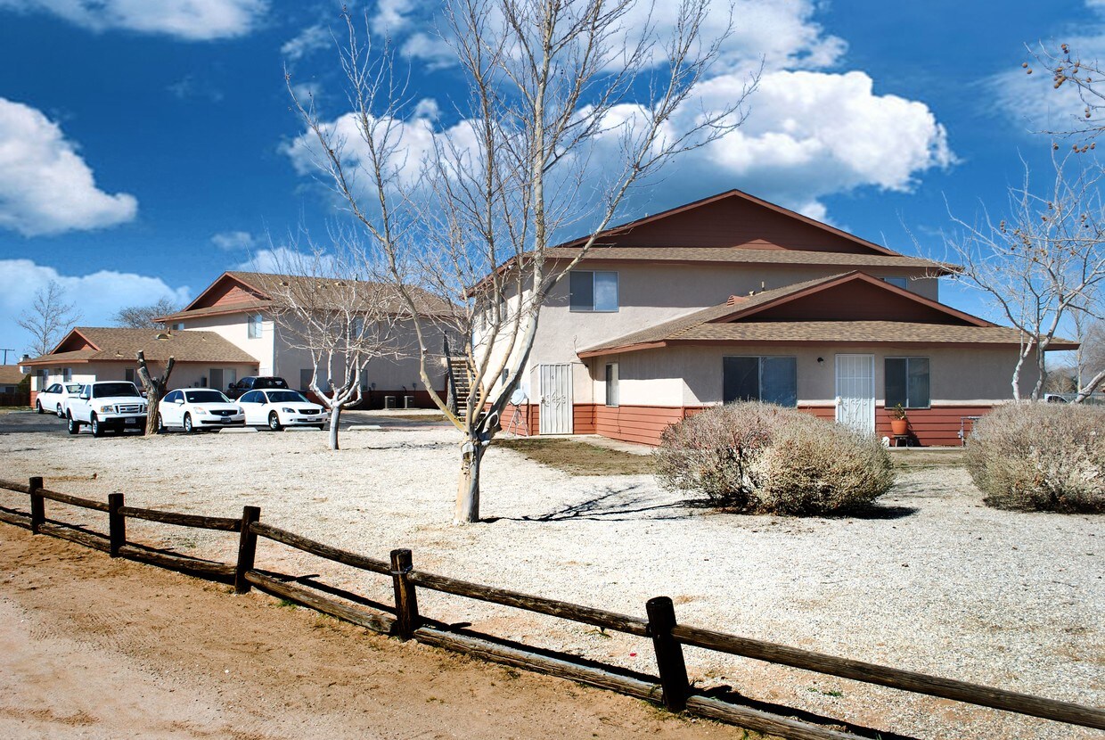 Building Photo - 13584 Rancherias Rd