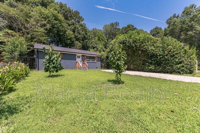 Photo - 2438 Finchley Dr House