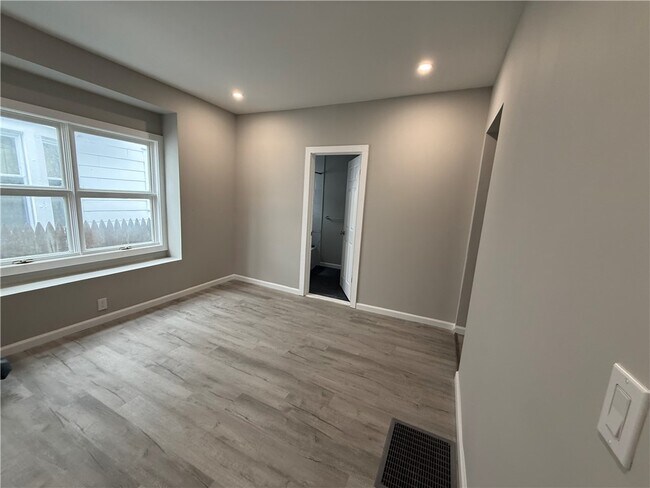 Foto del edificio - 14 Willow Pl