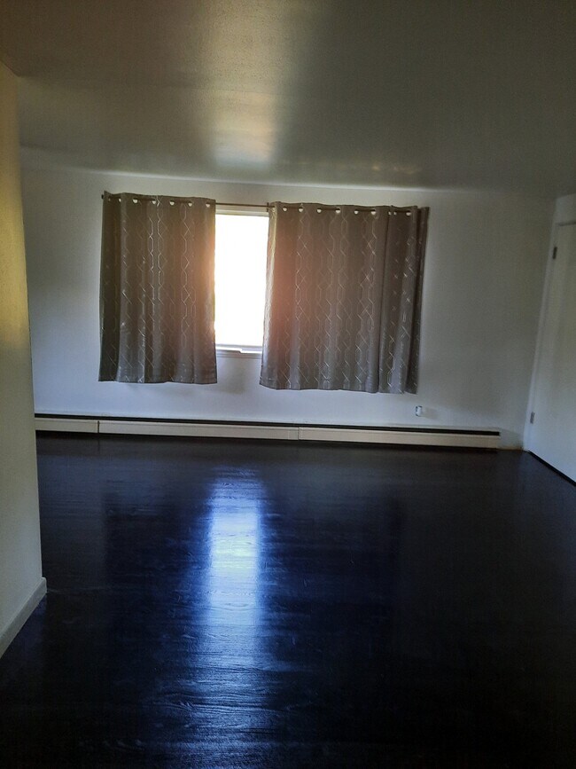 Foto del edificio - 5830 Balsam Rd