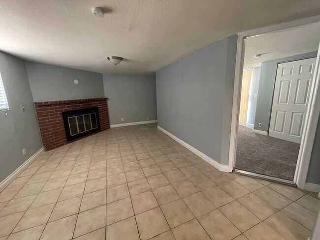 Building Photo - Beautiful home in East Las Vegas