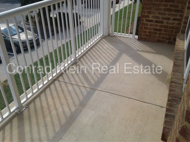 Building Photo - Gorgeous 3 Bed / 2 Bath Condo in Ballantyne!